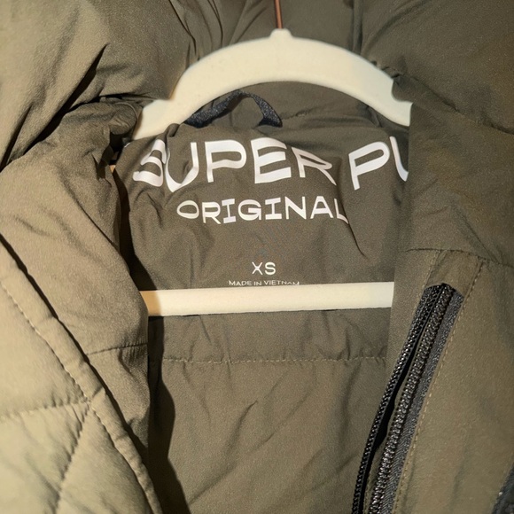 Aritzia Super Puff - Picture 4 of 4